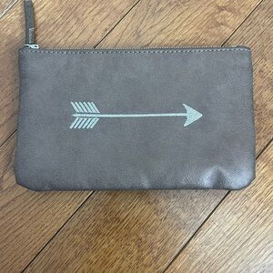 Stella & Dot Rose gold Arrow Design